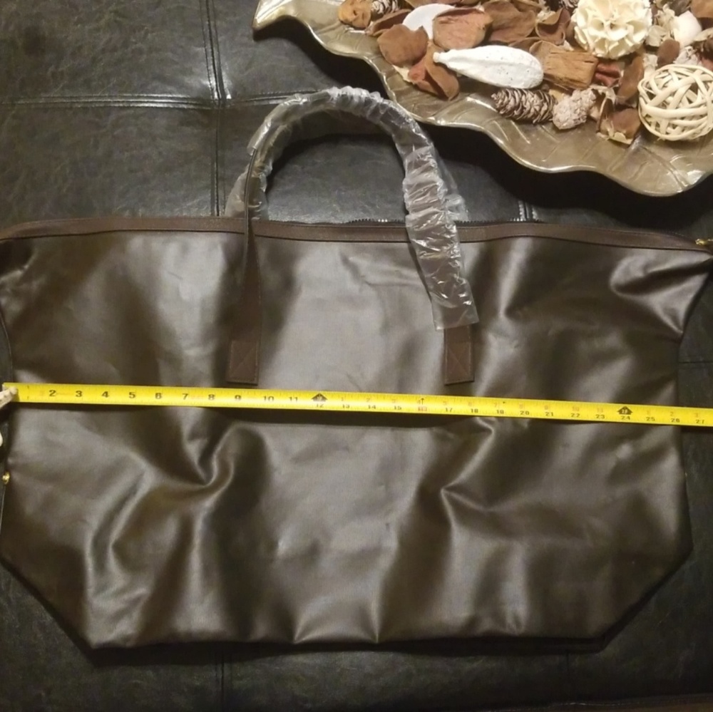 HUGE WEEKEND/TRAVEL BAG - Picture 5 of 7